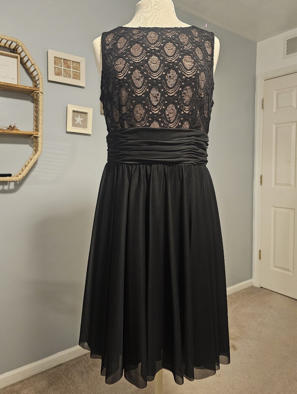 NEW!!   JH Evenings Womes Black Sleeveless Ruched Cocktail midi Dress SIZE 14.